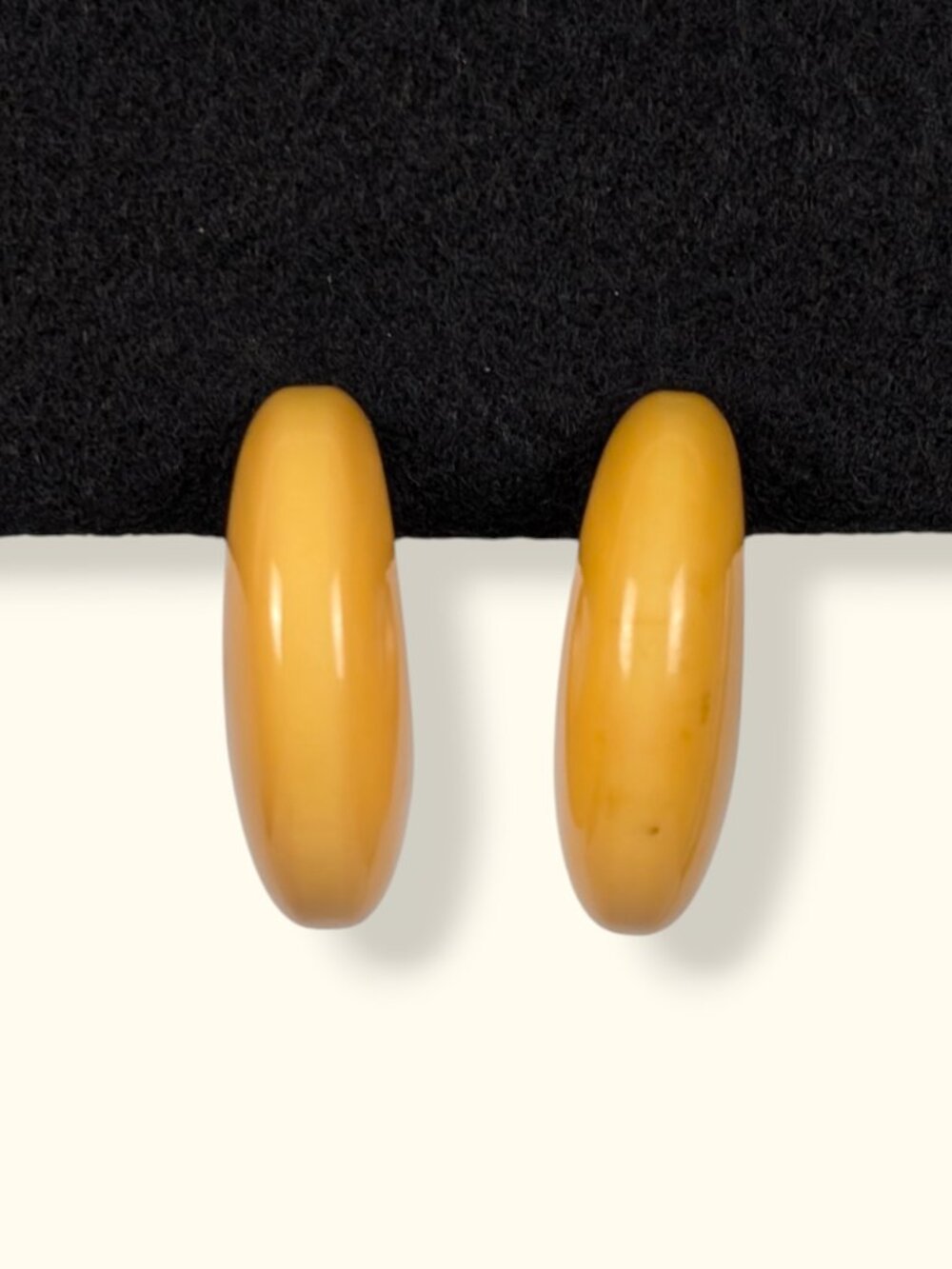 Vintage Yellow Bakelite Chunky Hoop Earrings - Picture 3 of 6